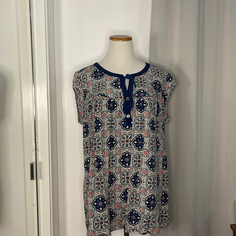 DR2 plus size paisley/floral cap sleeve top 1X